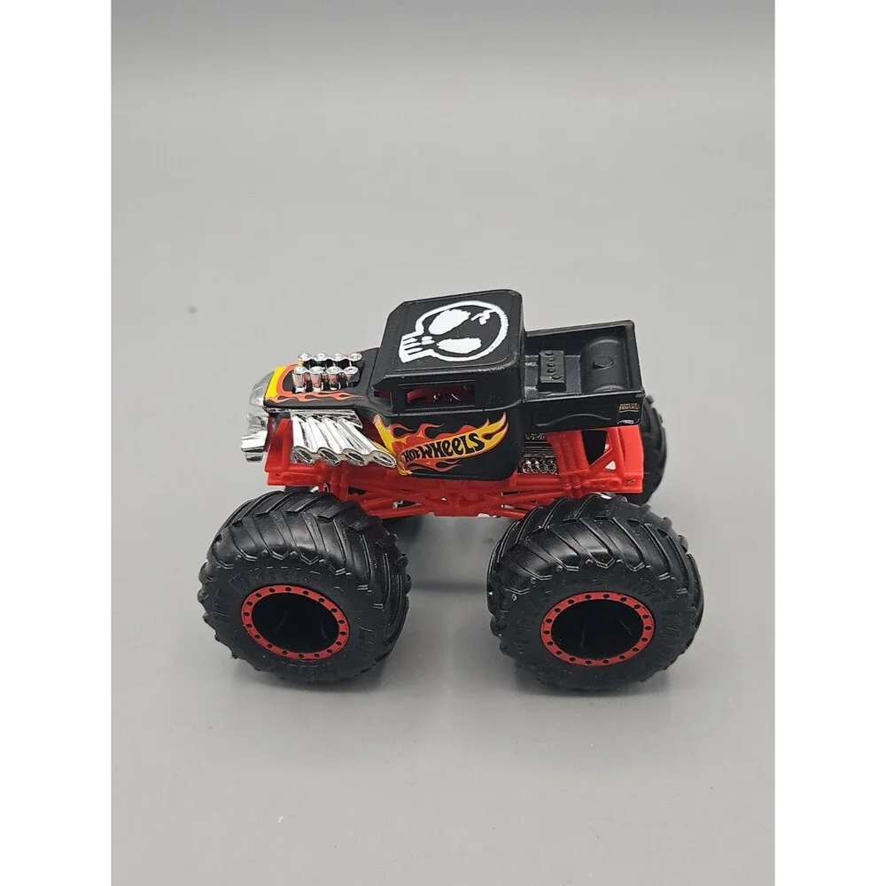 Hot Wheels Monster Jam Truck 1:64 Bone Shaker Diecast Flame Black Red